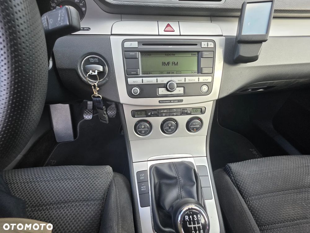 Volkswagen Passat 2.0 TDI DPF Sportline - 18