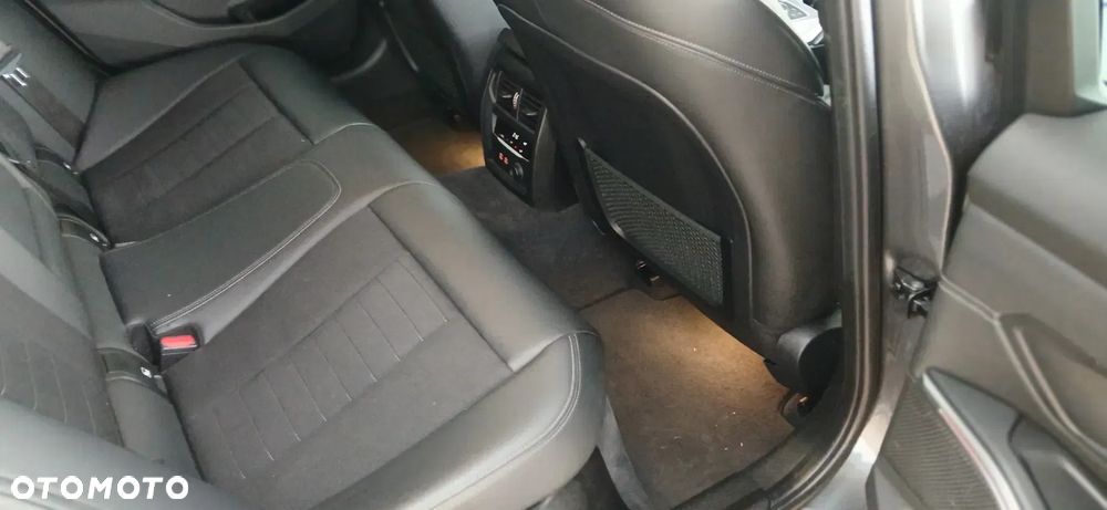 BMW Seria 3 318d Sport Line - 11