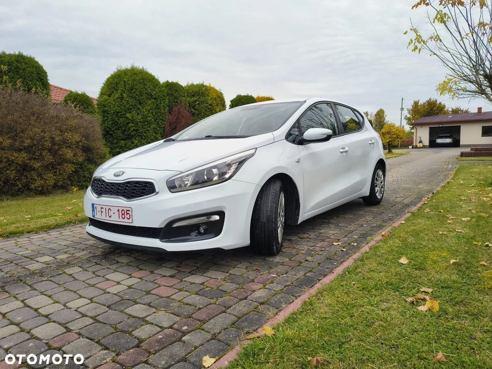 Kia Ceed 1.4 CRDi 90 Vision - 30