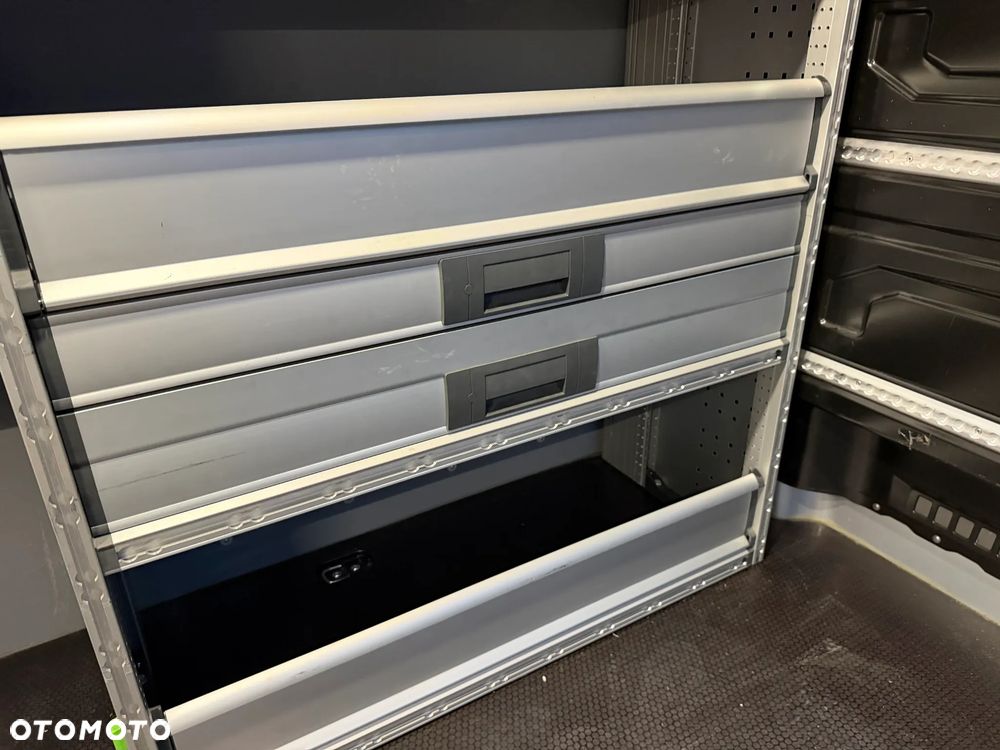 Volkswagen CRAFTER MAXI LONG XXL, MODEL L4H2, MOCNY SILNIK 2.0TDI 177KM, Euro6, Skrzynia automatyczna 8-biegów, ZABUDOWA WARSZTATOWA BOTT, Instalacja 230V, REFLEKTORY Bi-LED, KAMERA, NAWIGACJA, FOTEL z REG.+ 2x PODŁOKIETNIKI, Android Auto, Apple CarPlay, 3 OSOBOWY VAN HOMOLOGACJA VAT-1 Fabrycznie WZMOCNIONY! - 27
