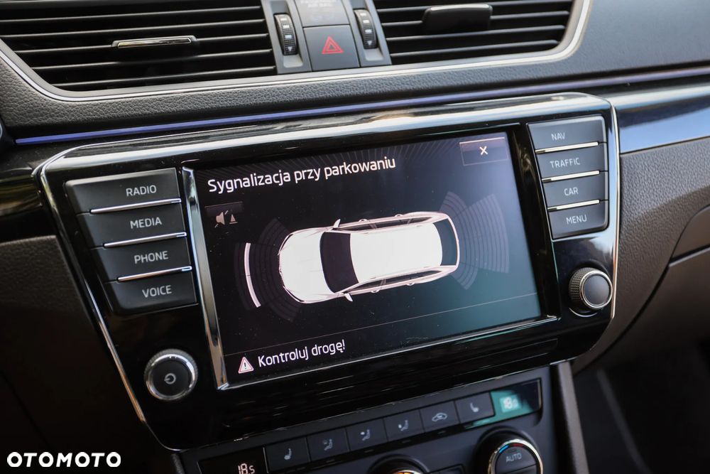 Skoda Superb 2.0 TDI 4x4 L&K DSG - 35