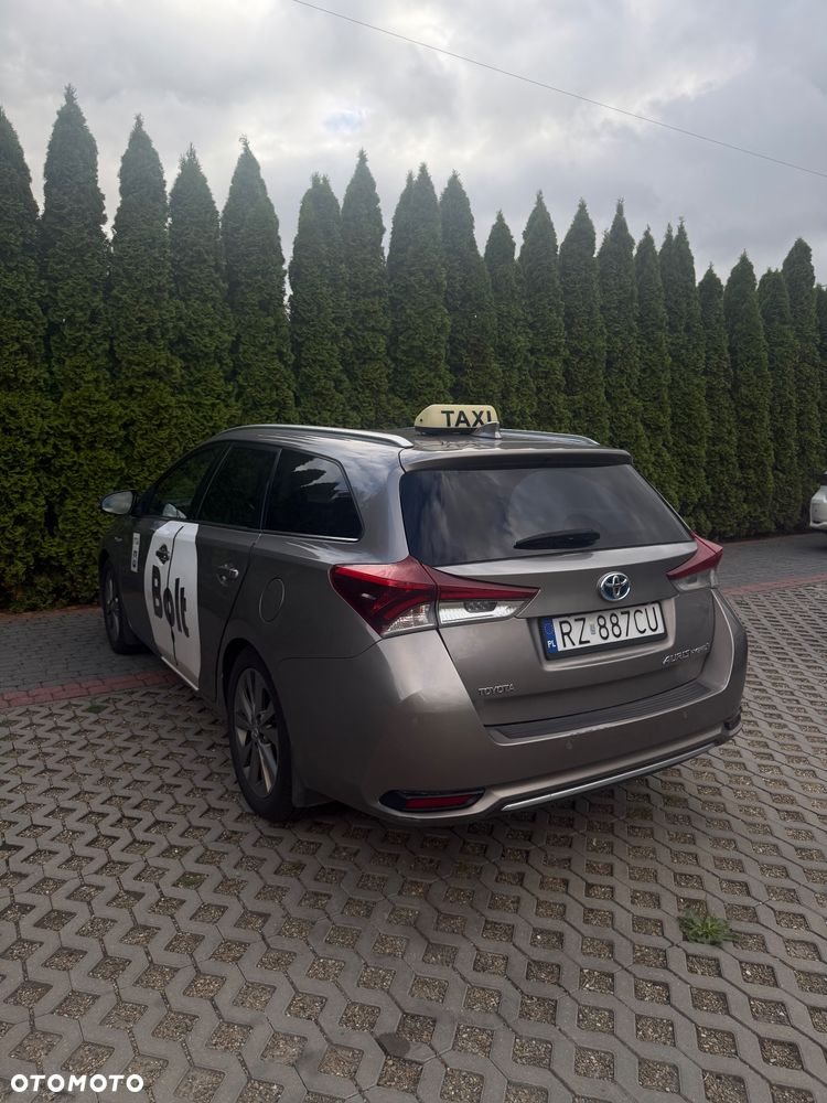 Toyota Auris - 4