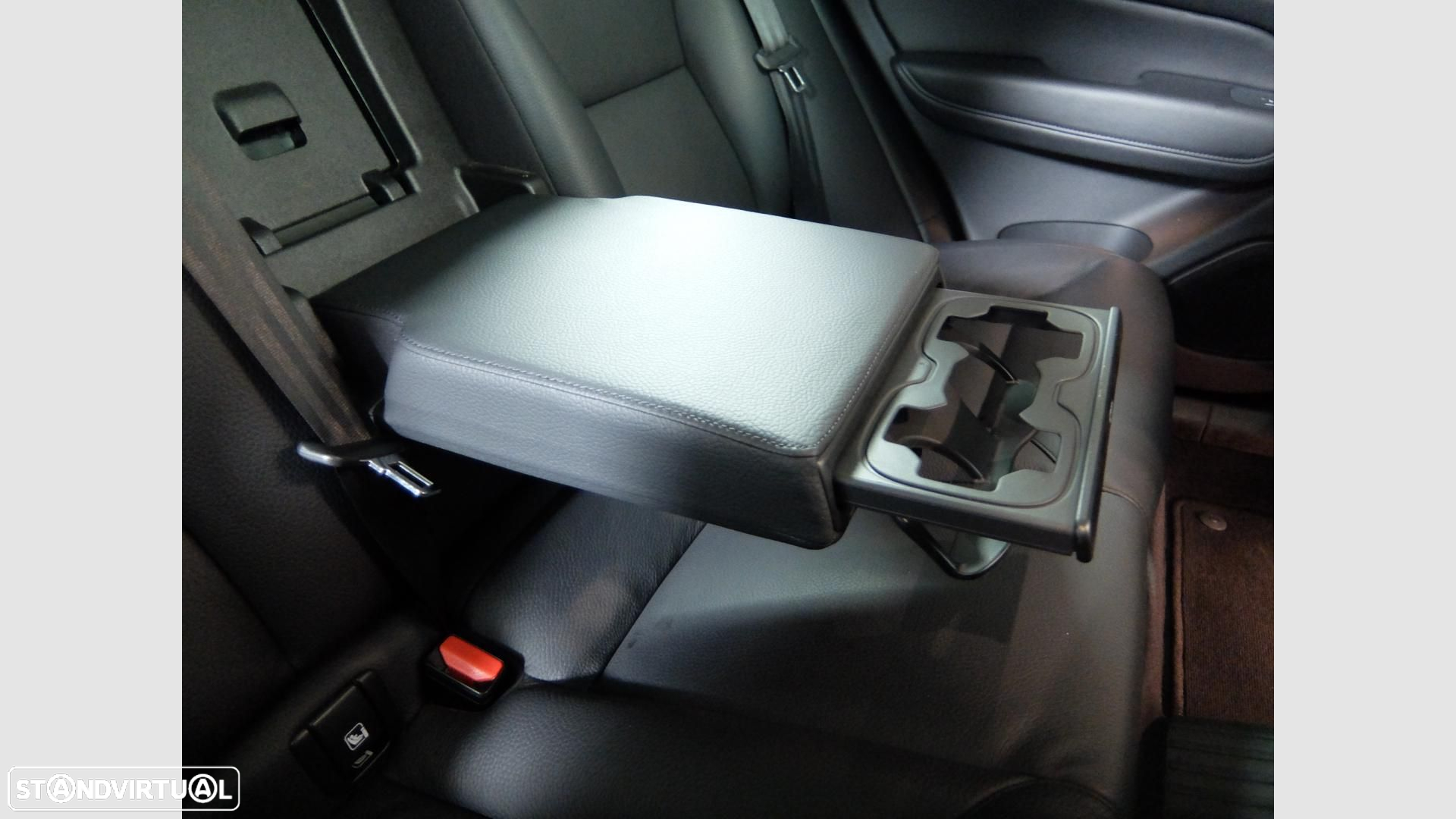 Volvo XC 60 2.0 T8 PHEV Plus Dark AWD - 13