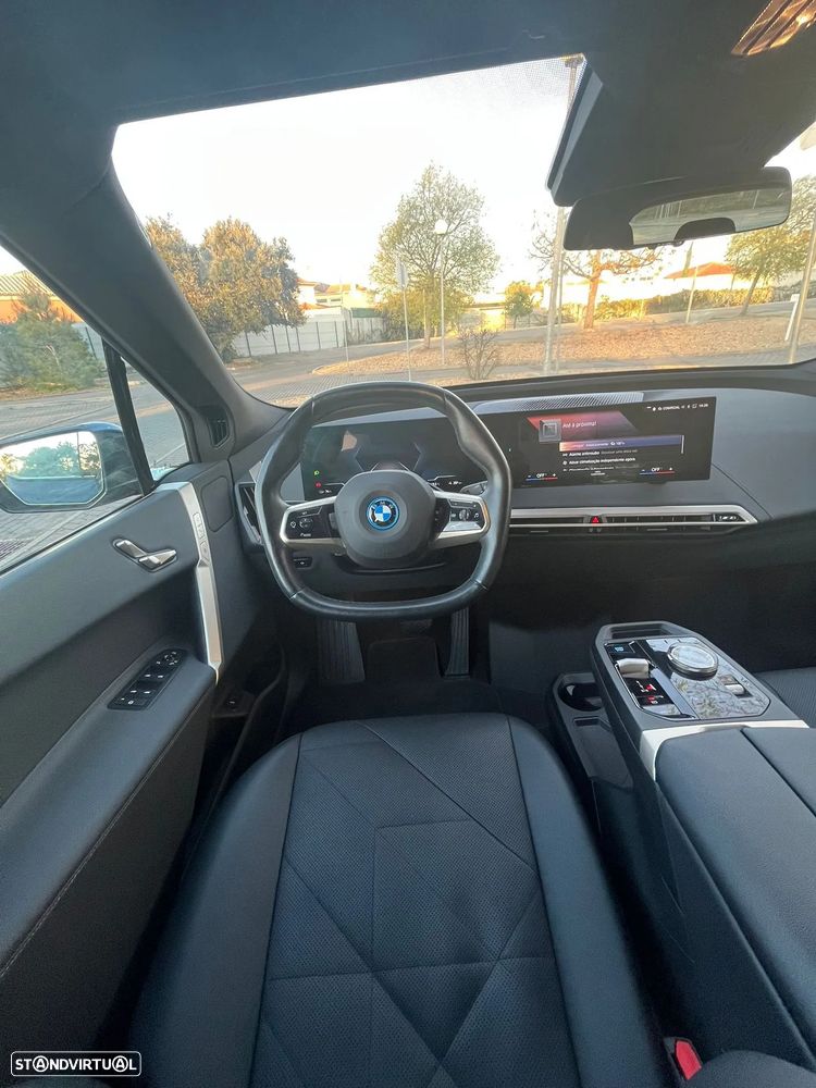 BMW iX xDrive 40 Pack Desportivo - 14