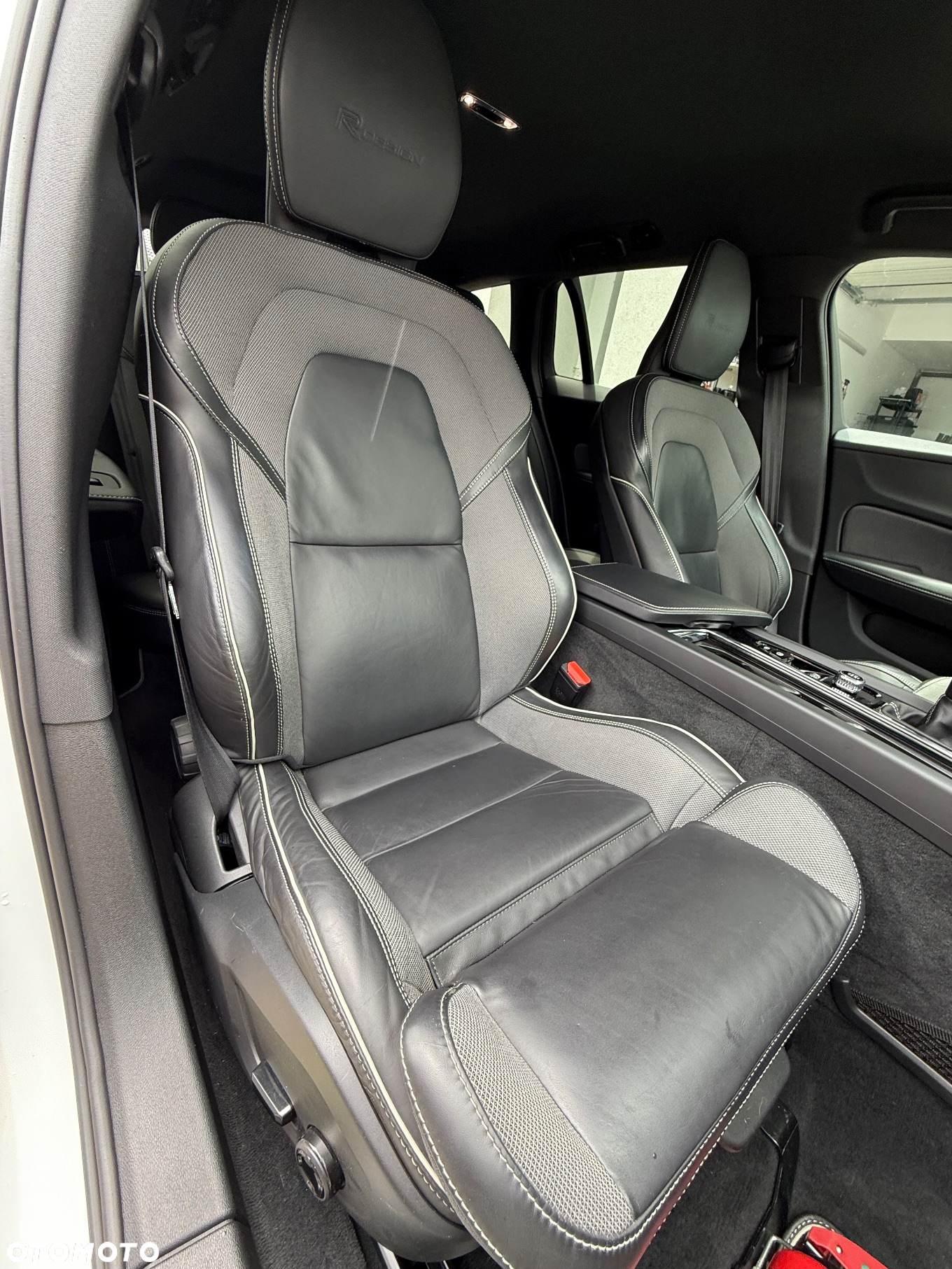 Volvo V60 D3 Drive-E R-Design Momentum - 25