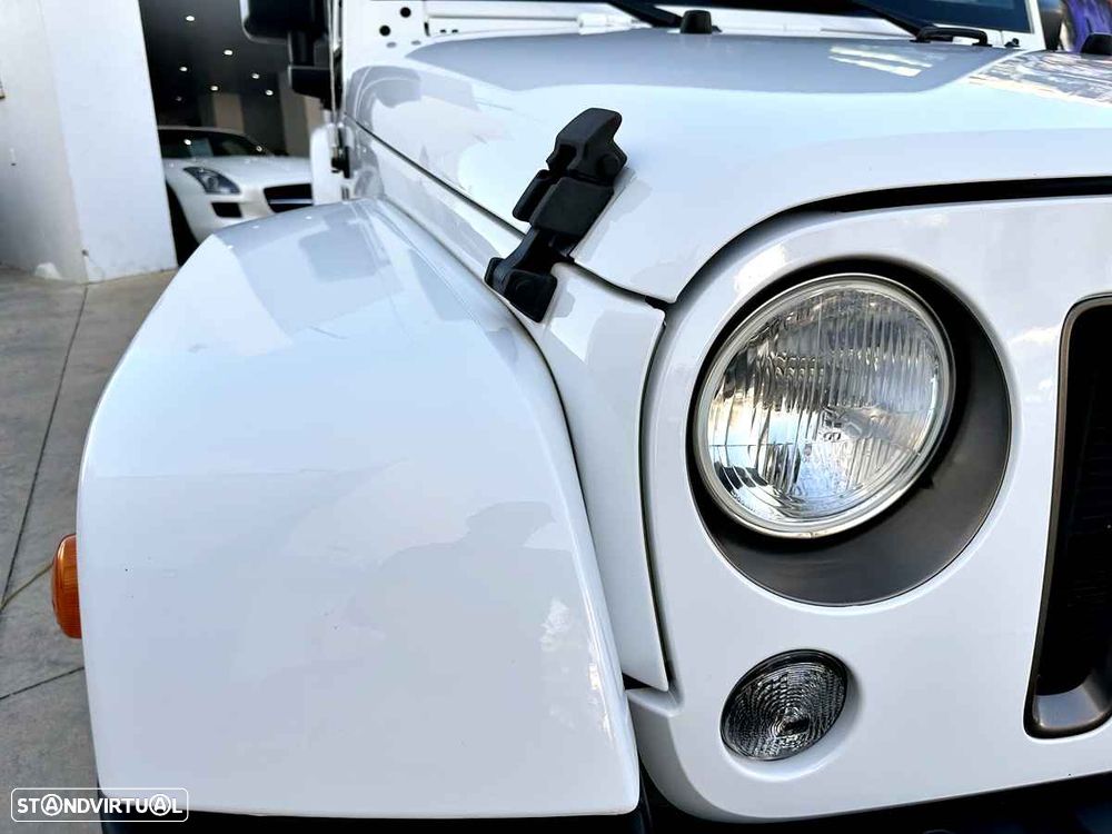 Jeep Wrangler Unlimited - 41