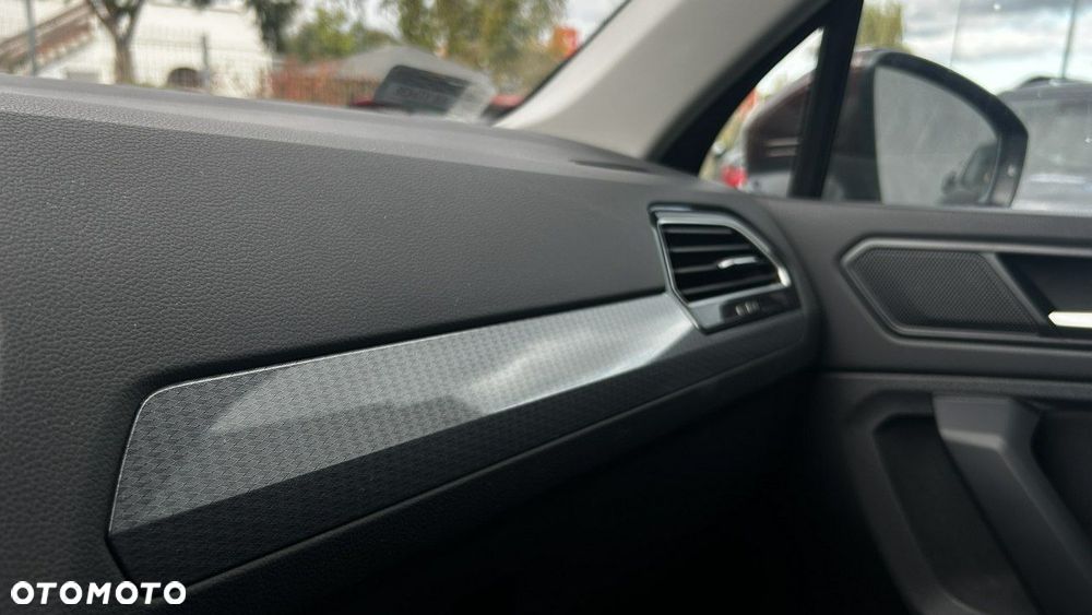 Volkswagen Tiguan - 19