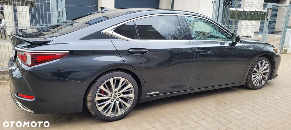 Lexus ES 300h Business Edition + - 9