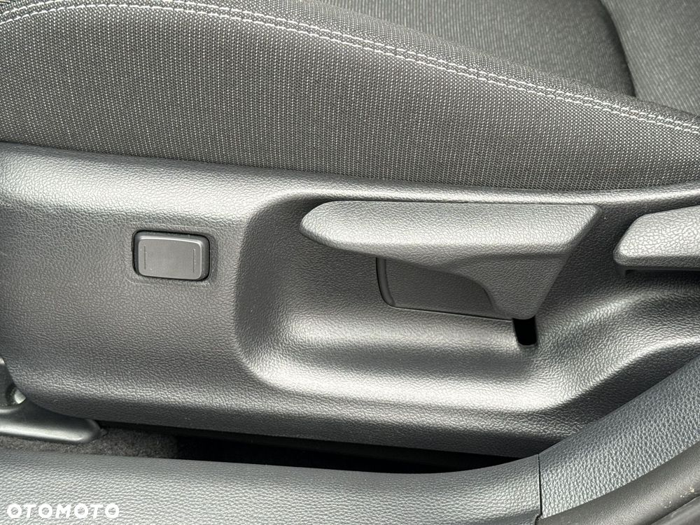 Toyota Corolla 1.8 Hybrid Comfort - 25