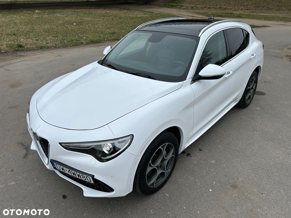 Alfa Romeo Stelvio 2.0 Turbo 16V AT8-Q4 Ti - 11
