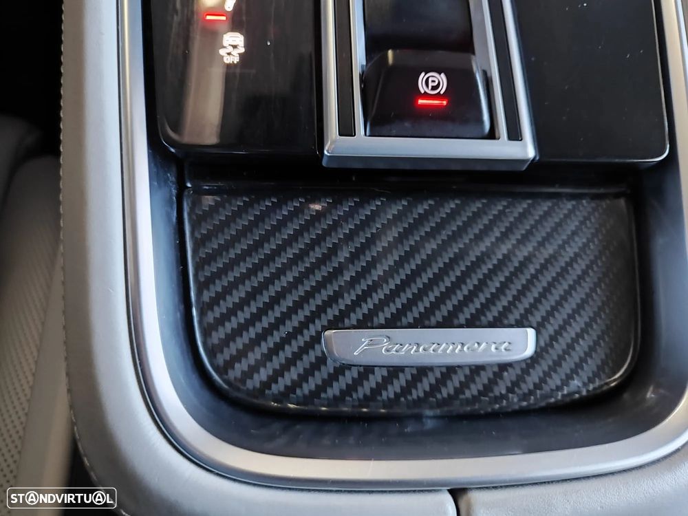 Porsche Panamera 4 E-Hybrid Platinum Edition - 45