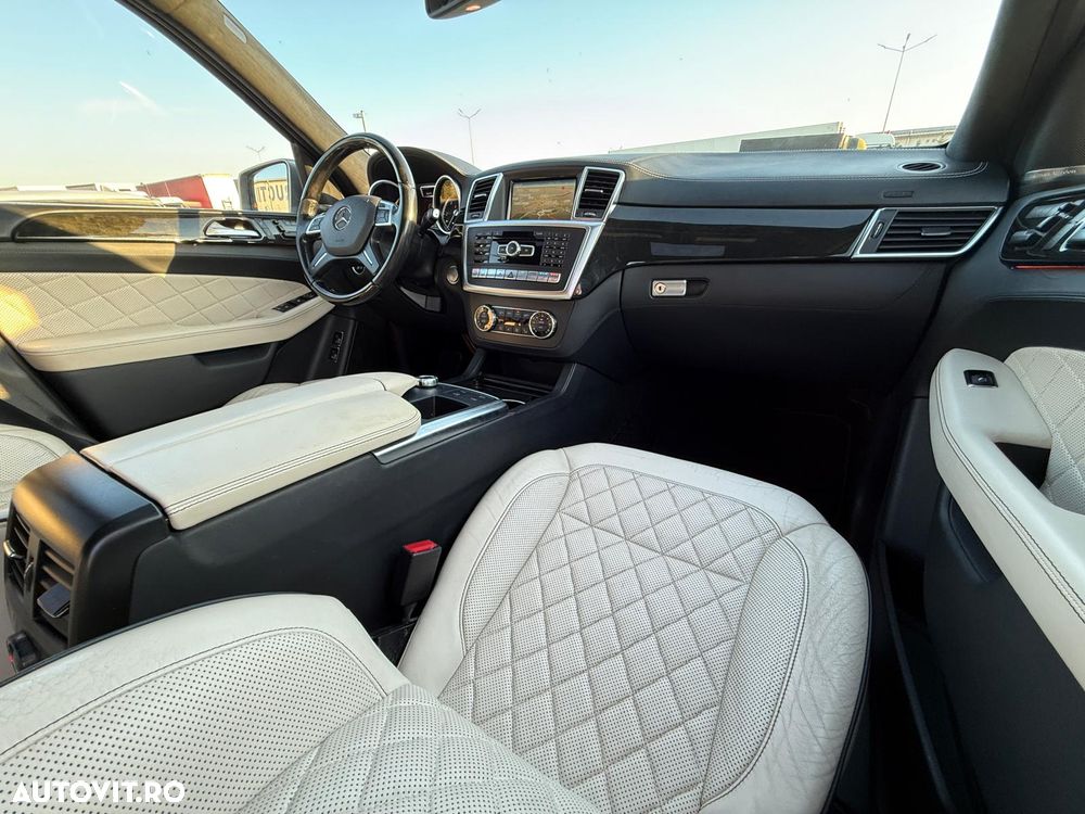 Mercedes-Benz GLS - 27