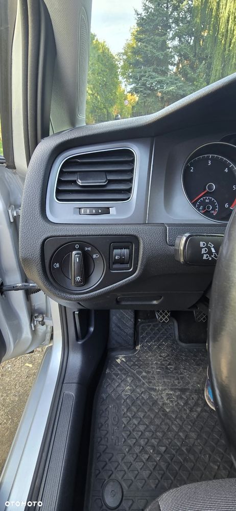 Volkswagen Golf - 25