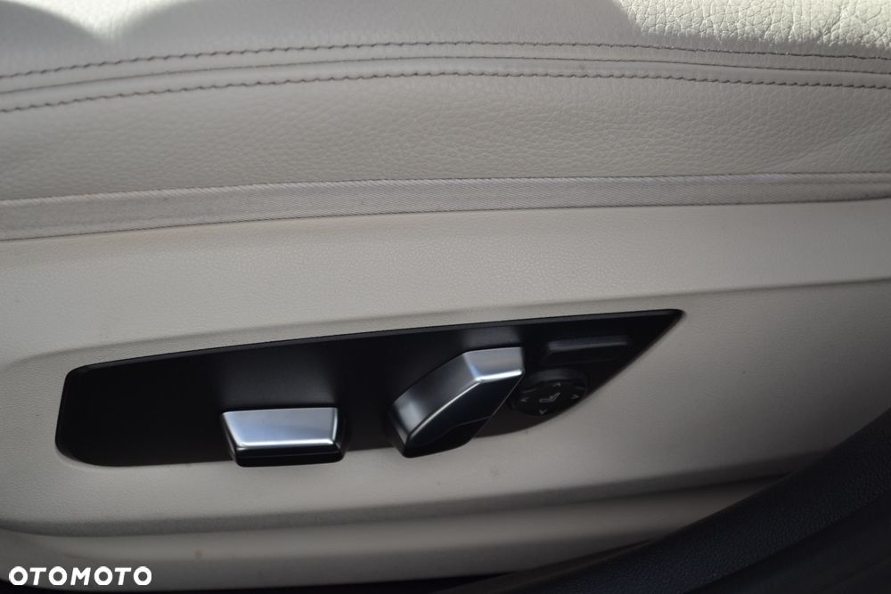 BMW Seria 5 530d xDrive mHEV M Sport sport - 17