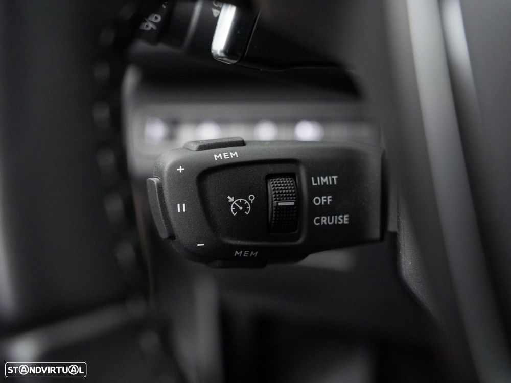 Peugeot 3008 1.6 Hybrid Allure e-EAT8 - 20