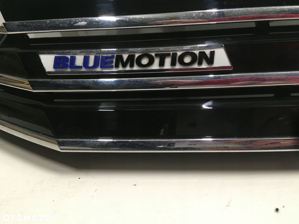 VW PASSAT B8 BLUEmotion GRILL ATRAPA 3G0853651B - 5