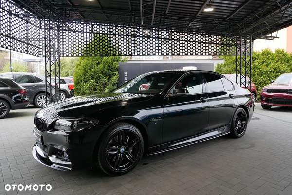 BMW Seria 5 530d xDrive Luxury Line