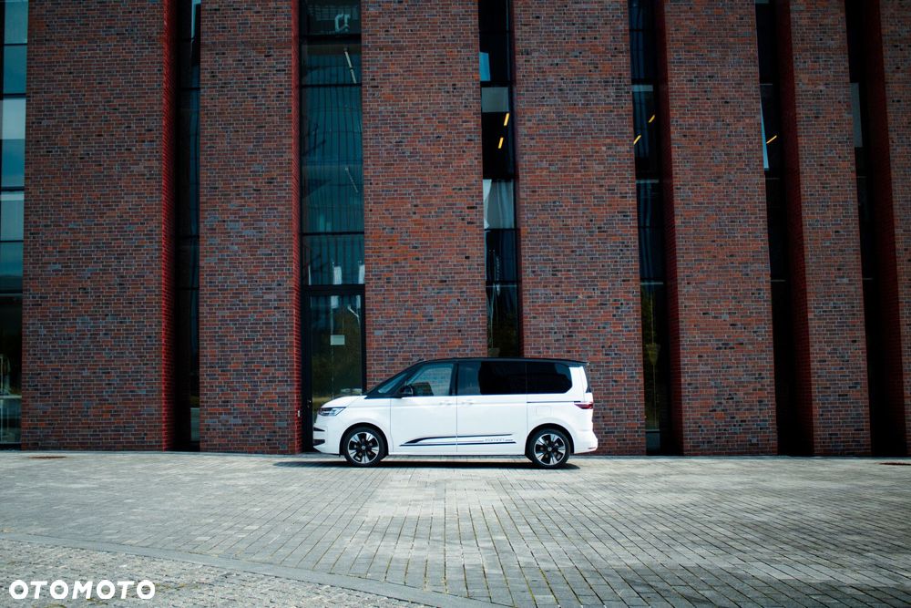 Volkswagen Multivan - 32