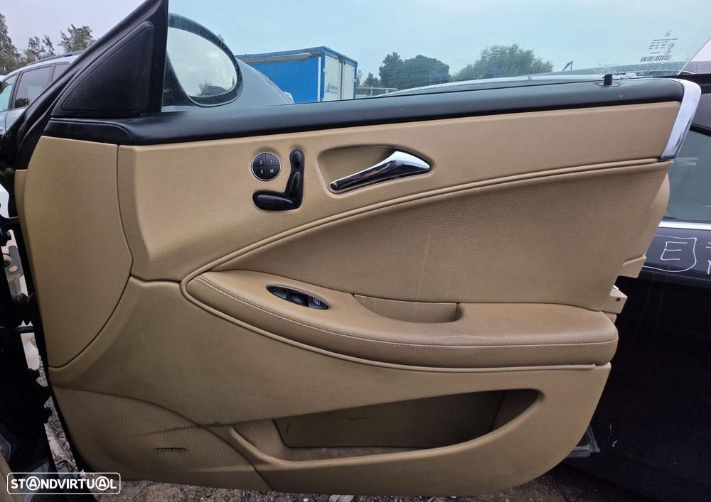 FORRA DA PORTA FRENTE DIREITA MERCEDES-BENZ CLS BM 219 - 1