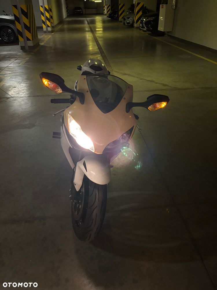Honda CBR - 2