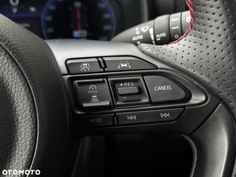 Toyota Yaris Hybrid 1.5 GR Sport - 27