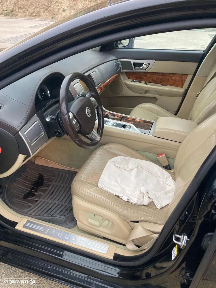 Jaguar XF 3.0 D V6 S Luxury - 15