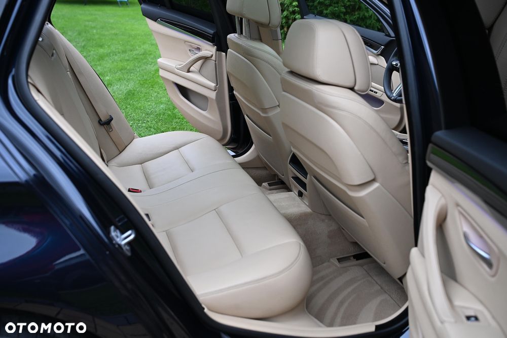 BMW Seria 5 535d - 24