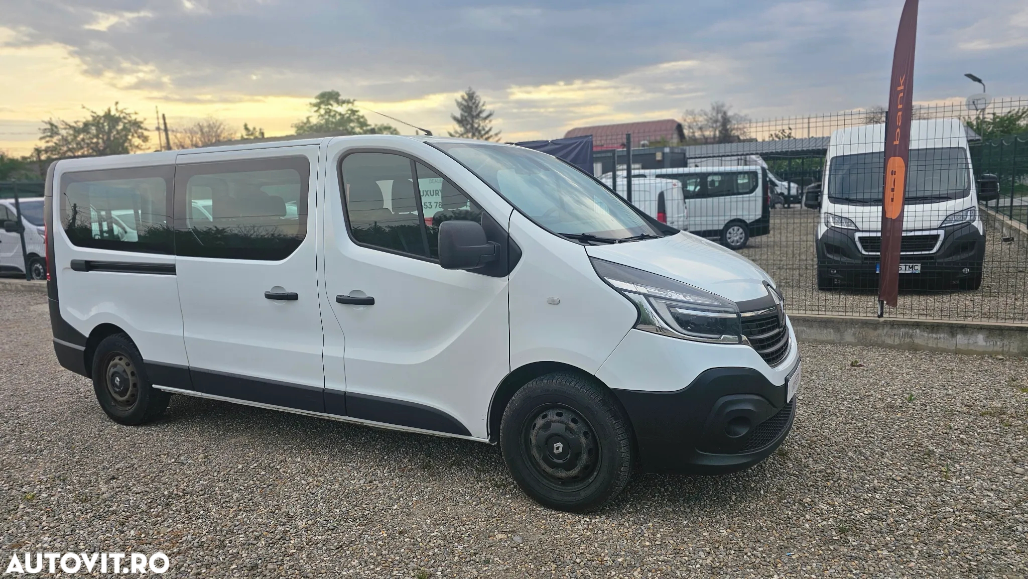 Renault Trafic - 17