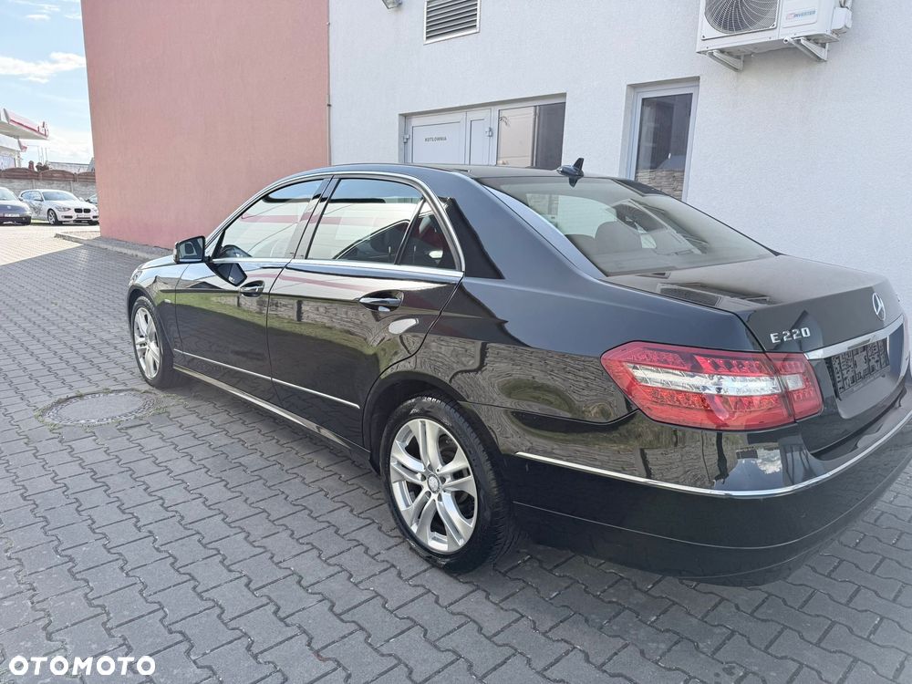 Mercedes-Benz Klasa E 220 CDI BlueEff Avantgarde - 2