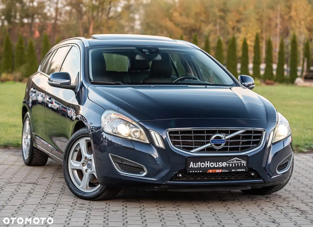 Volvo V60 D5 AWD Momentum - 1