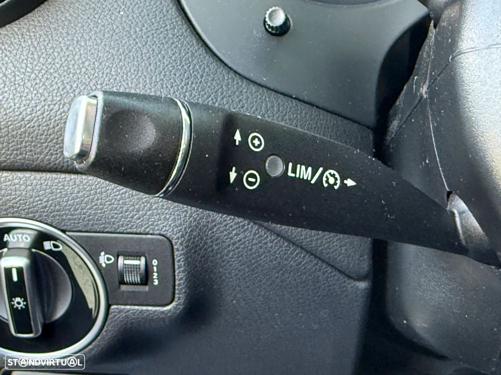 Mercedes-Benz GLA 180 CDI Urban - 38