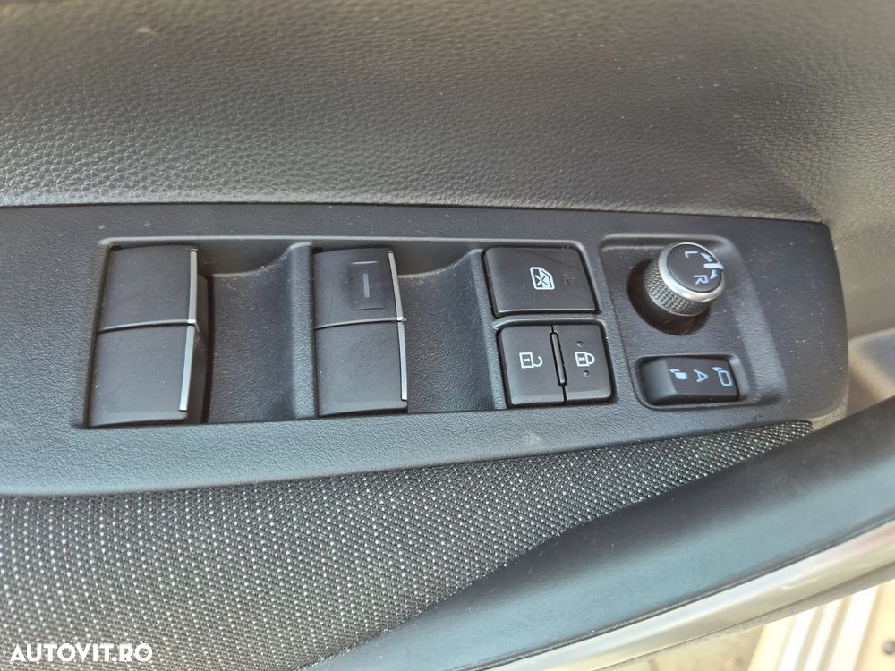 Toyota Corolla 1.8 HSD Business - 15