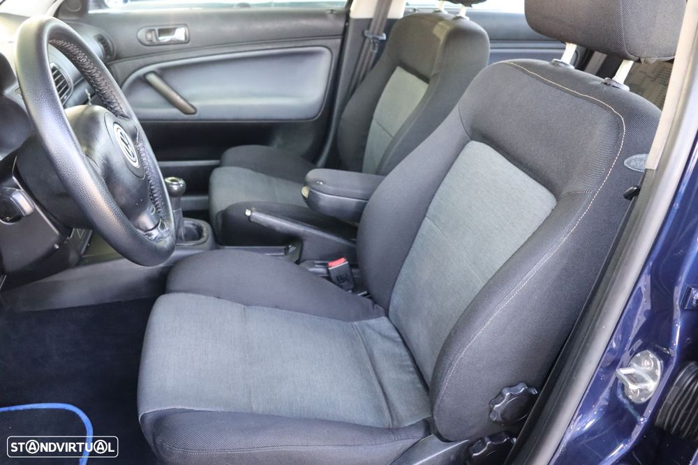 VW Passat 1.9 TDi Confortline - 14