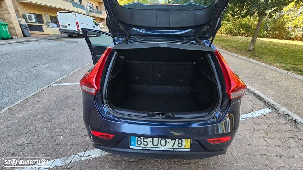 Volvo V40 - 32