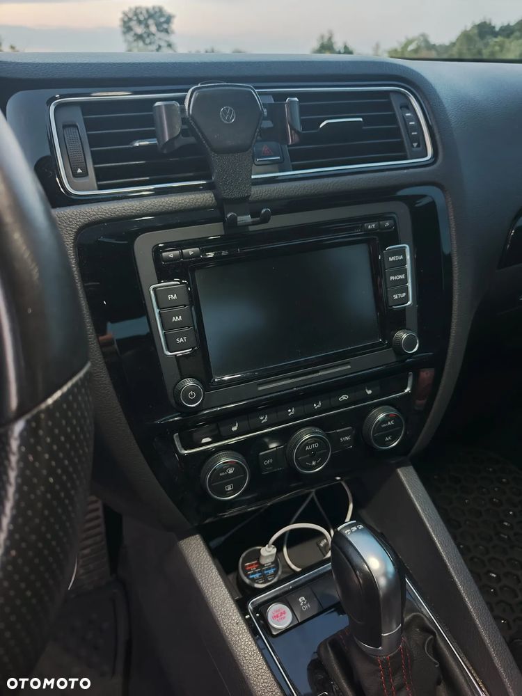 Volkswagen Jetta - 29