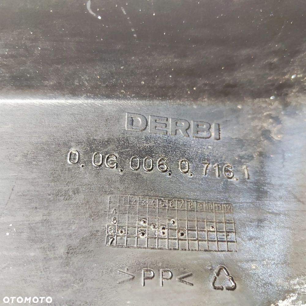 Zadupek, ogon, owiewka, osłona tył Derbi GP1 - 25