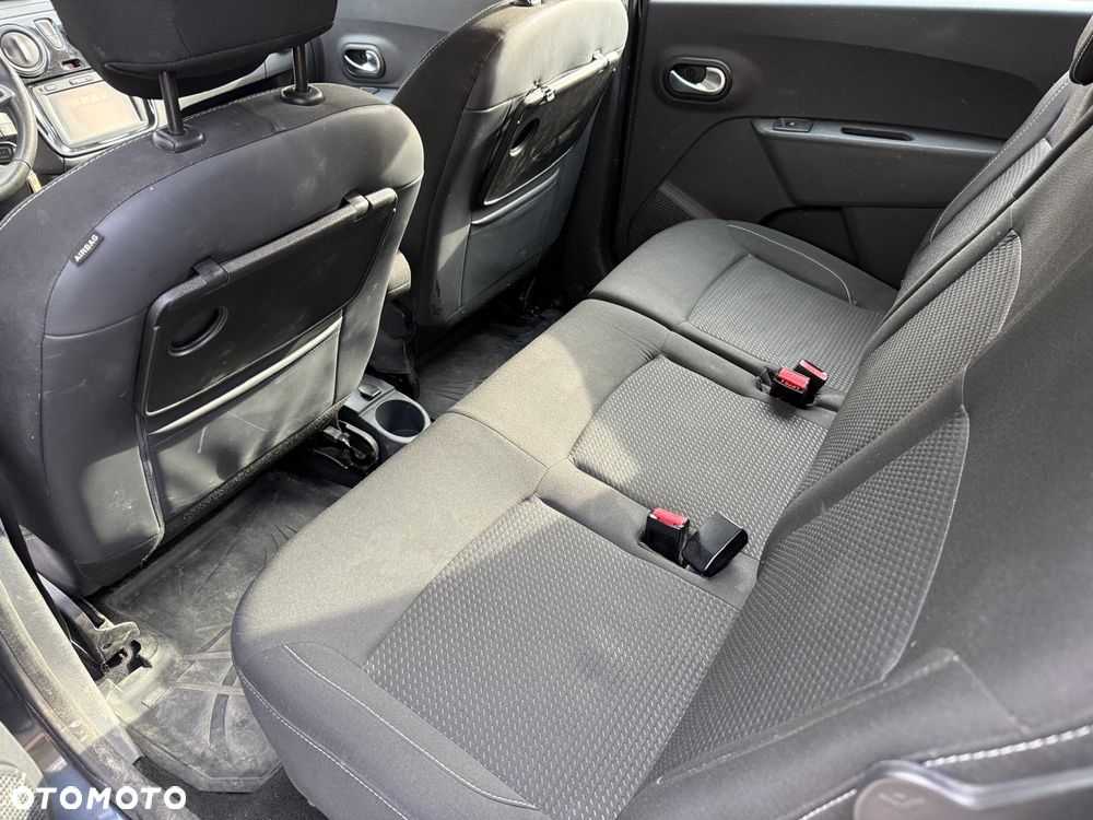 Dacia Lodgy 1.6 SCe Access S&S - 19