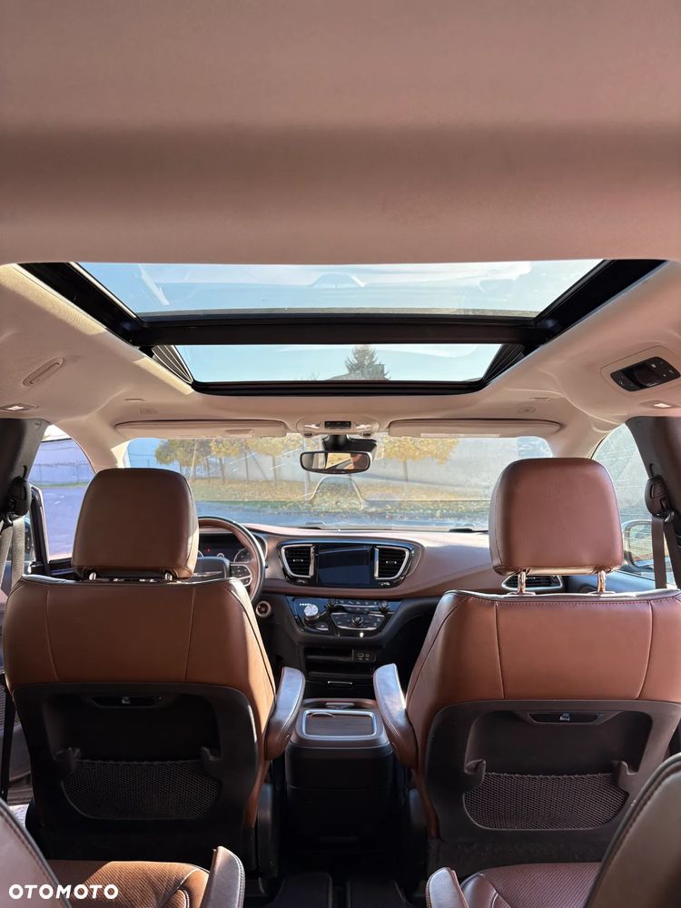 Chrysler Pacifica - 28