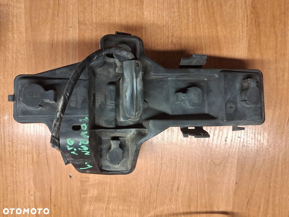 Wkład lampy VW TOURAN I prawy lewy tył 1T0945257A   1T0945258A  OE - 9