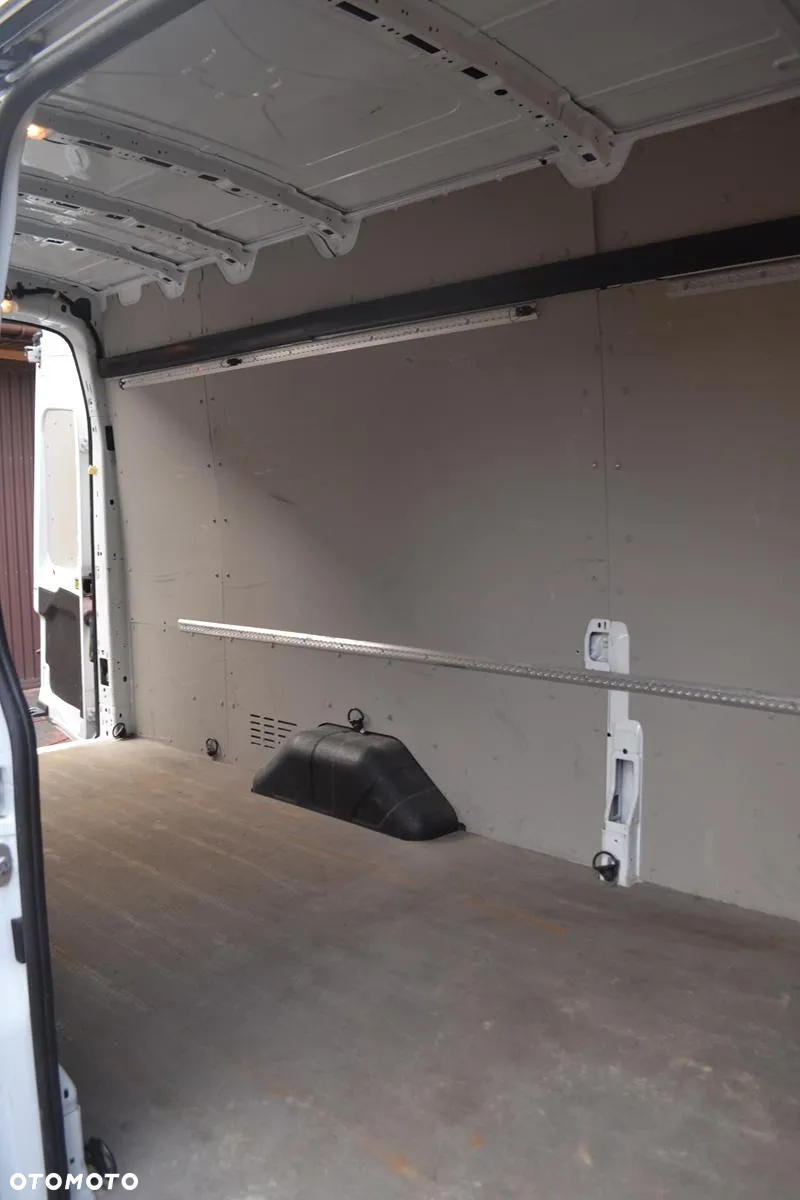 Ford Transit 350 L3H3 VA MH Trend - 17