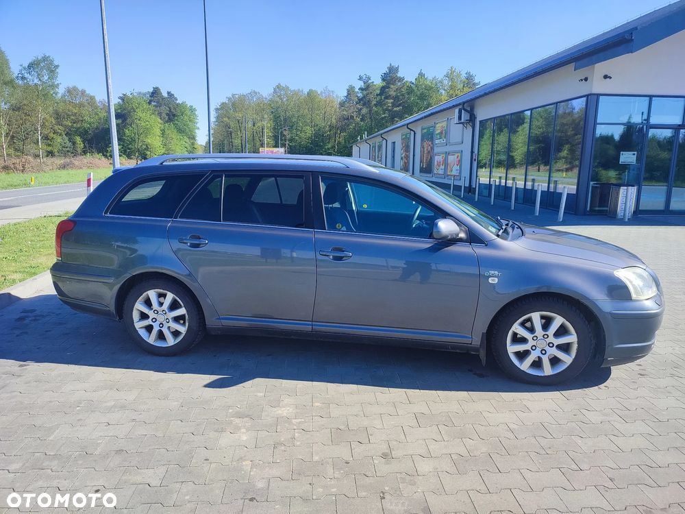 Toyota Avensis 2.2 D-4D Sol - 9