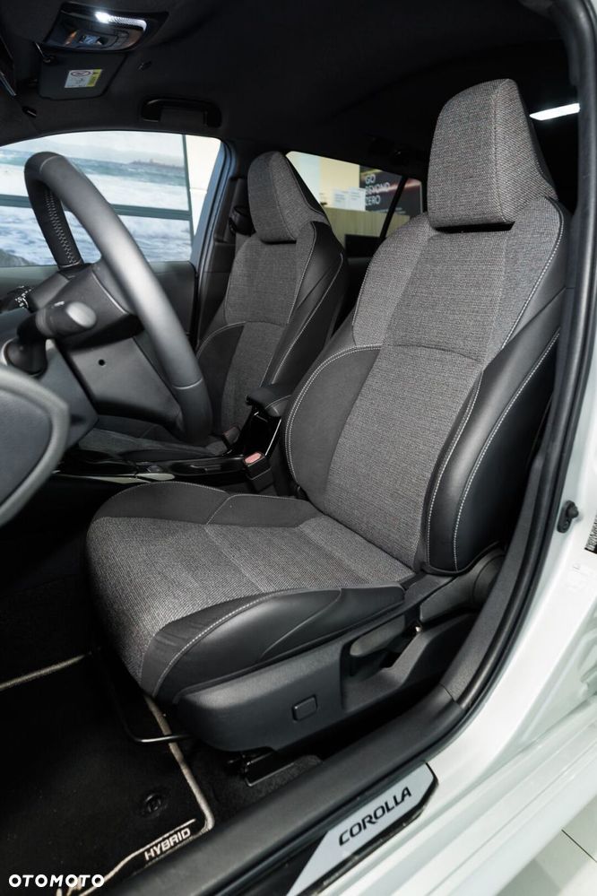 Toyota Corolla 1.8 Hybrid Style - 18