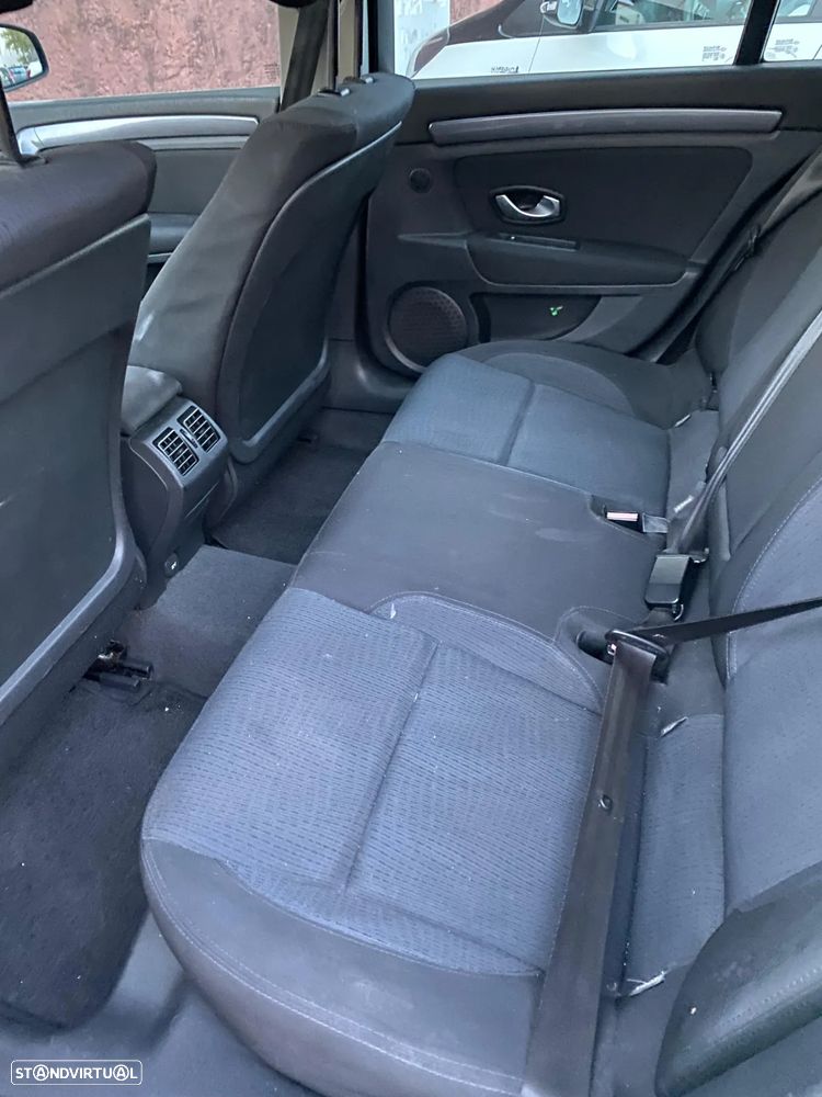 Renault Laguna 1.5 dCi Confort - 7