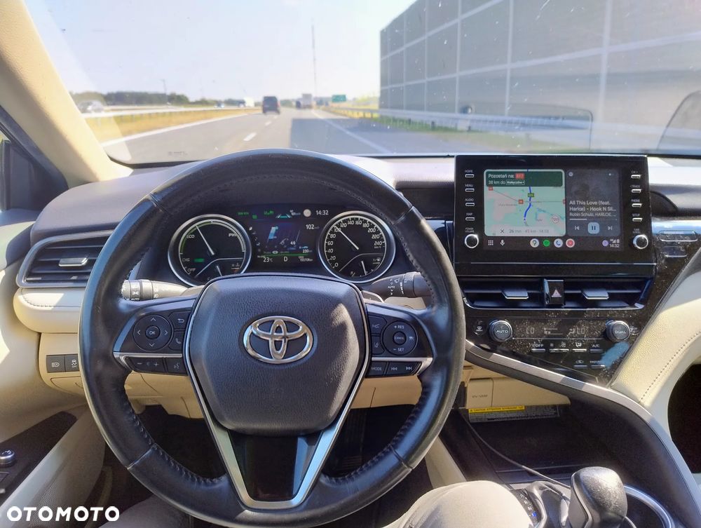 Toyota Camry Executive - 10