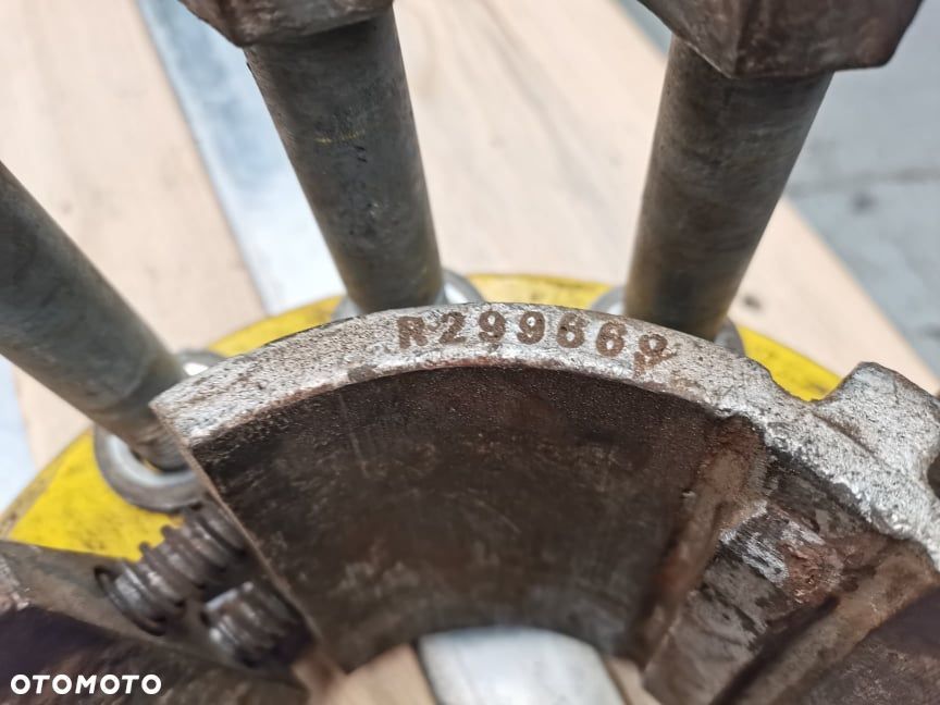 Klin koła tylnego John Deere 8345 R R299669 - 6