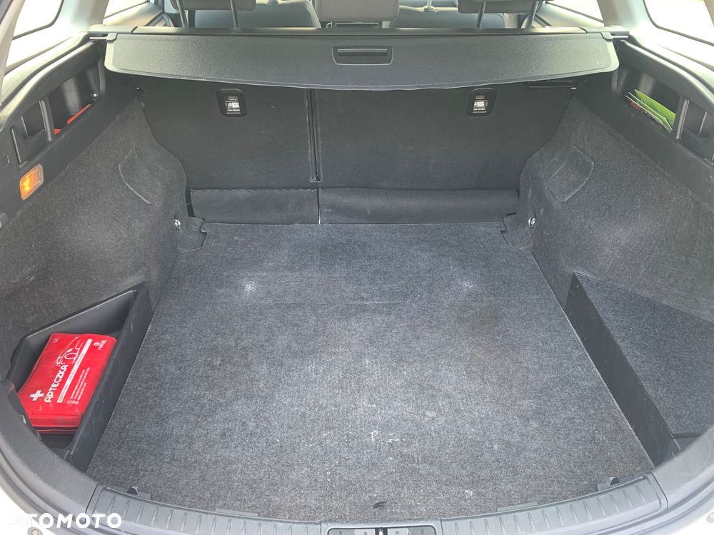 Toyota Auris Hybrid 135 Premium - 9