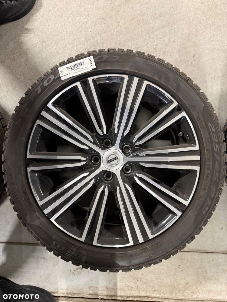 4x Oryginalna felgę Volvo z oponą Pirelli Winter Sottozero 3 235/45 R1 - 4