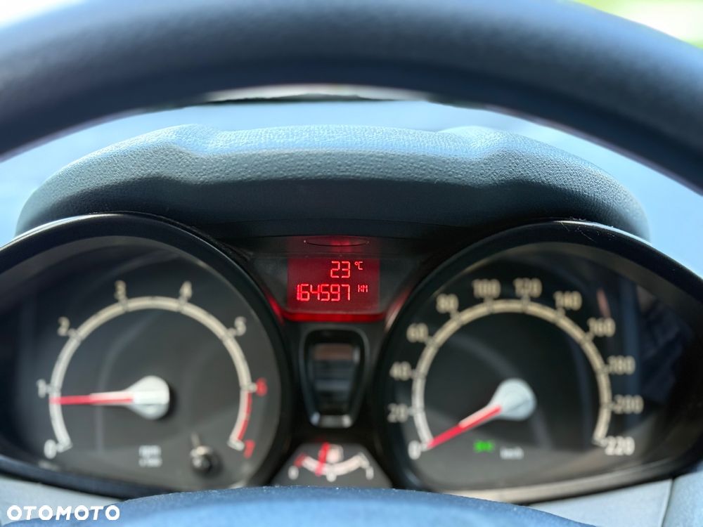 Ford Fiesta 1.25 Ambiente - 23