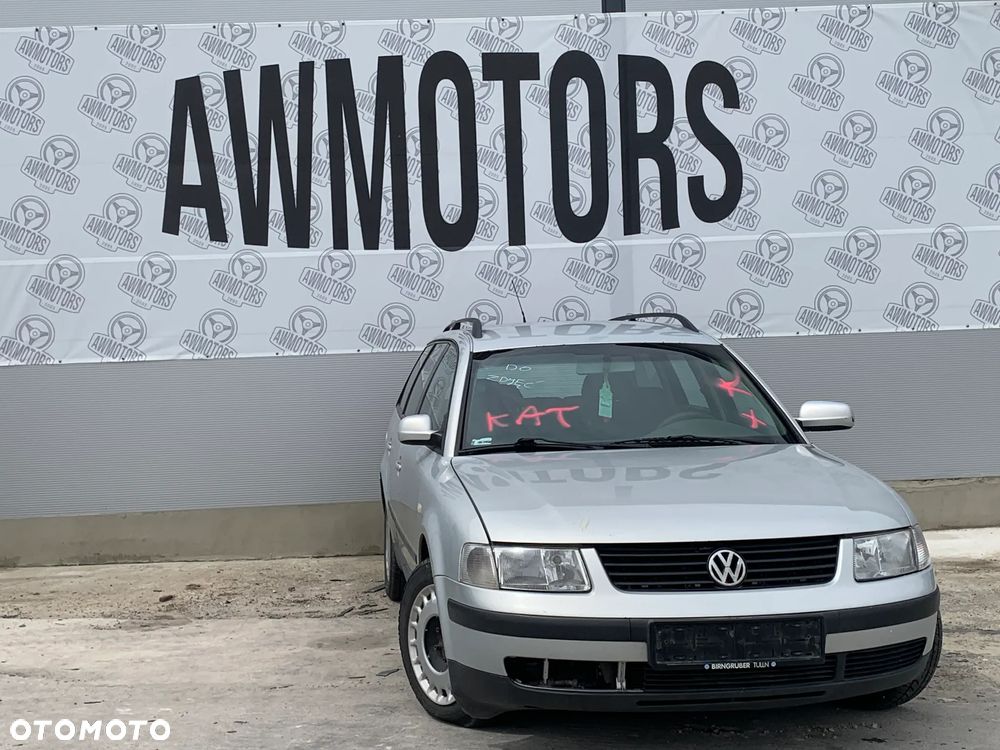 VW VOLKSWAGEN PASSAT 2000 *SAMOCHÓD NA CZĘŚCI* 1535  MASKA, LAMPA, DRZWI, LUSTERKO, ZDERZAK, GRILL, BŁOTNIK, KLAPA, BELKA, DESKA, FOTELE, KANAPA, ĆWIARTKA KIEROWNICA, TARCZE, ZACISKI, ZAWIESZENIE, KOMPLETNY PRZÓD, KOMPLETNY TYŁ, LICZNIK, ZEGARY, PRAWE LEWE PRZÓD TYŁ - 2