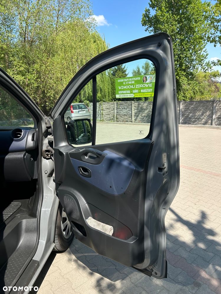 Opel Vivaro L1H1 2.7t Essentia - 11
